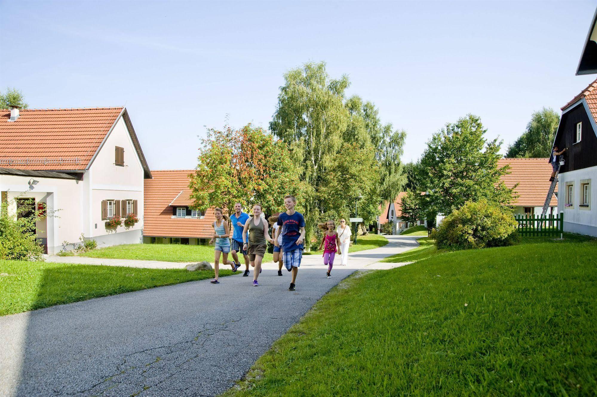 Theater- Und Feriendorf Koenigsleitn Gmbh Litschau Extérieur photo